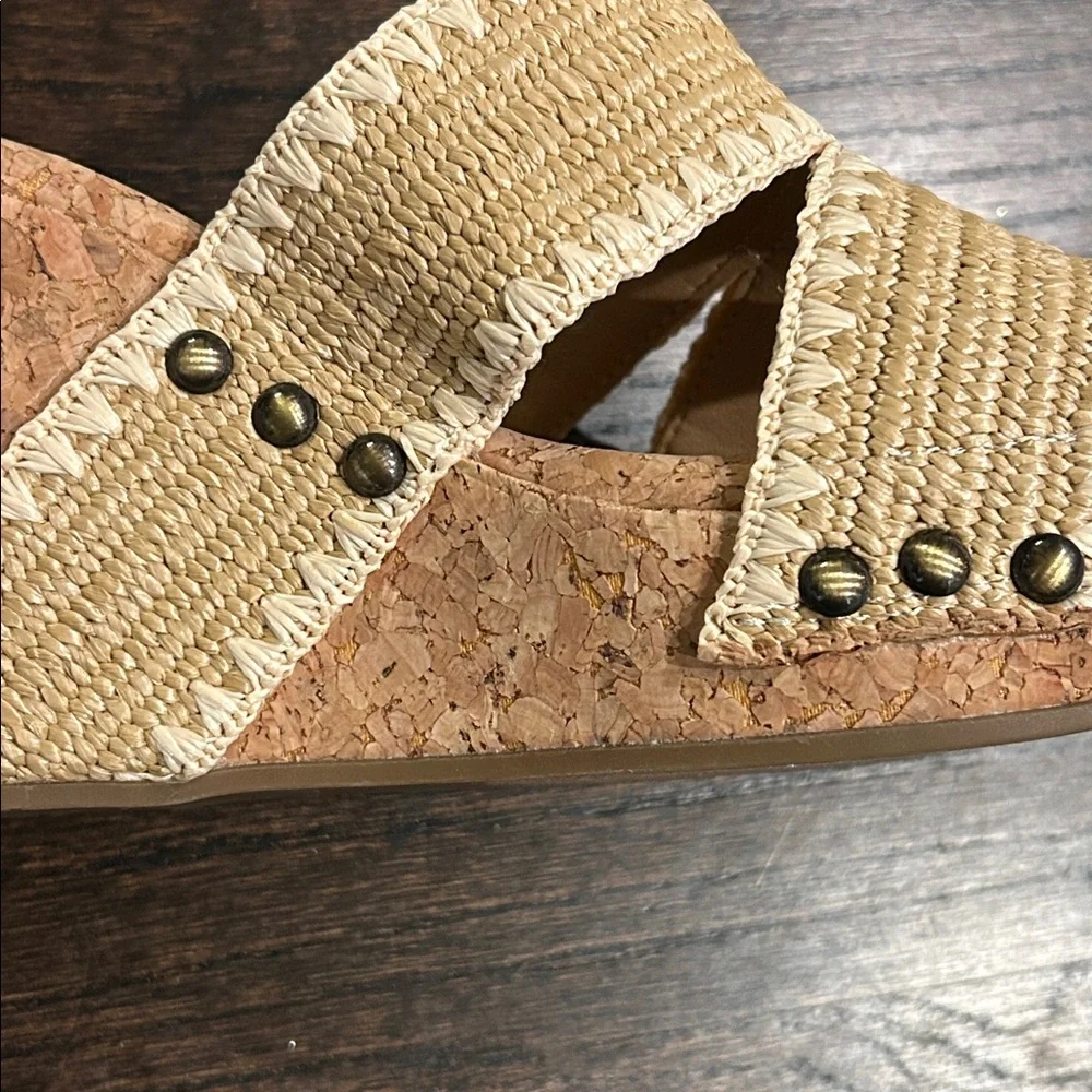 Lucky Brand Women’s Tan Wicker Wedge Sandals Size 9